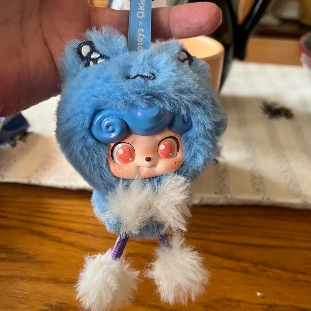 Q-Kid Wave Club Cute Blue Plush Charm‎ NIB confirmed